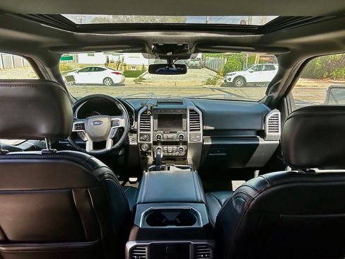 Used 2019 Ford F150 Platinum w/ Equipment Group 701A Luxury AWD/4WD image 8