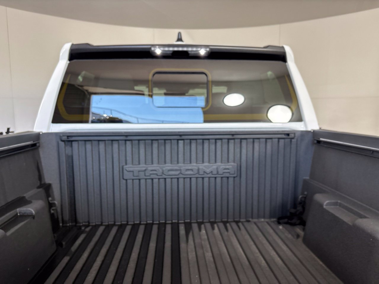 Used 2024 Toyota Tacoma SR5 AWD/4WD image 26