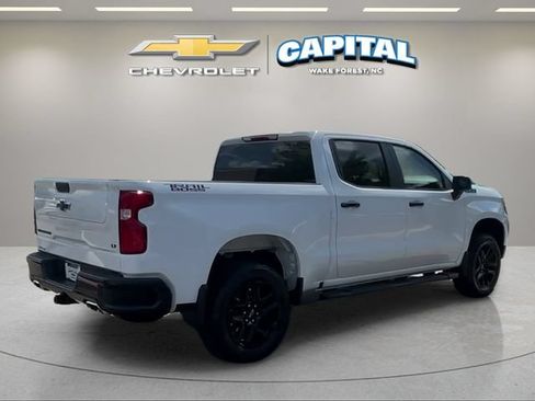 Used 2026 Chevrolet Silverado 1500 LT Trail Boss w/ LPO, Dark Essentials Package AWD/4WD image 5