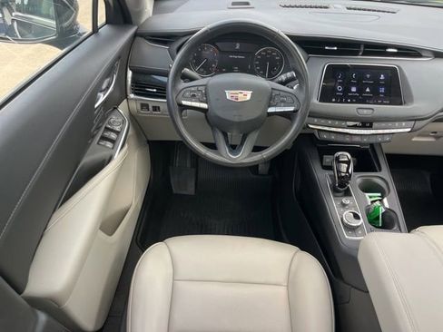 Used 2023 Cadillac XT4 Premium Luxury FWD image 29