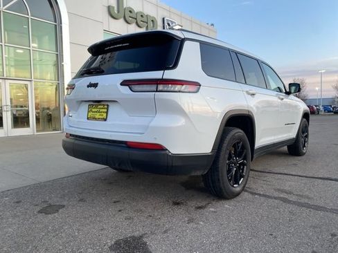 Used 2024 Jeep Grand Cherokee L Laredo AWD/4WD image 5
