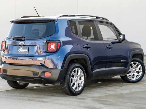 Used 2017 Jeep Renegade Latitude w/ Cold Weather Group image 6