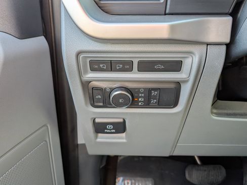 Certified 2022 Ford F150 XLT w/ Equipment Group 302A High image 21