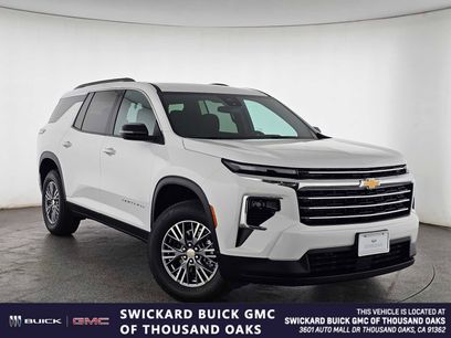 Used 2025 Chevrolet Traverse LT
