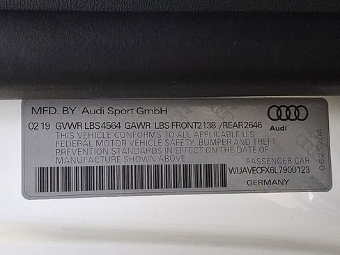 Used 2020 Audi R8 V10 w/ Carbon Exterior Package image 28