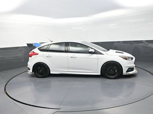 Used 2018 Ford Focus ST image 22