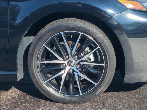 Used 2024 Toyota Camry SE image 11