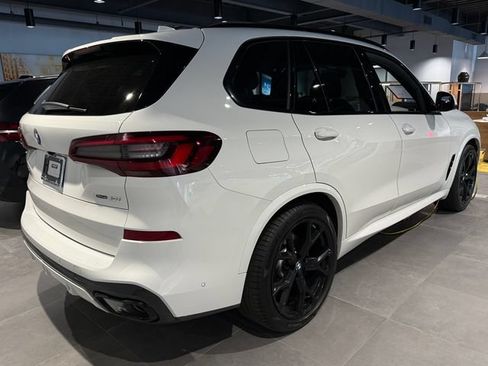 Certified 2023 BMW X5 xDrive40i w/ M Sport Package AWD/4WD image 5