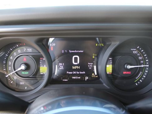 Used 2024 Jeep Wrangler Unlimited Sahara w/ Technology Group AWD/4WD image 25