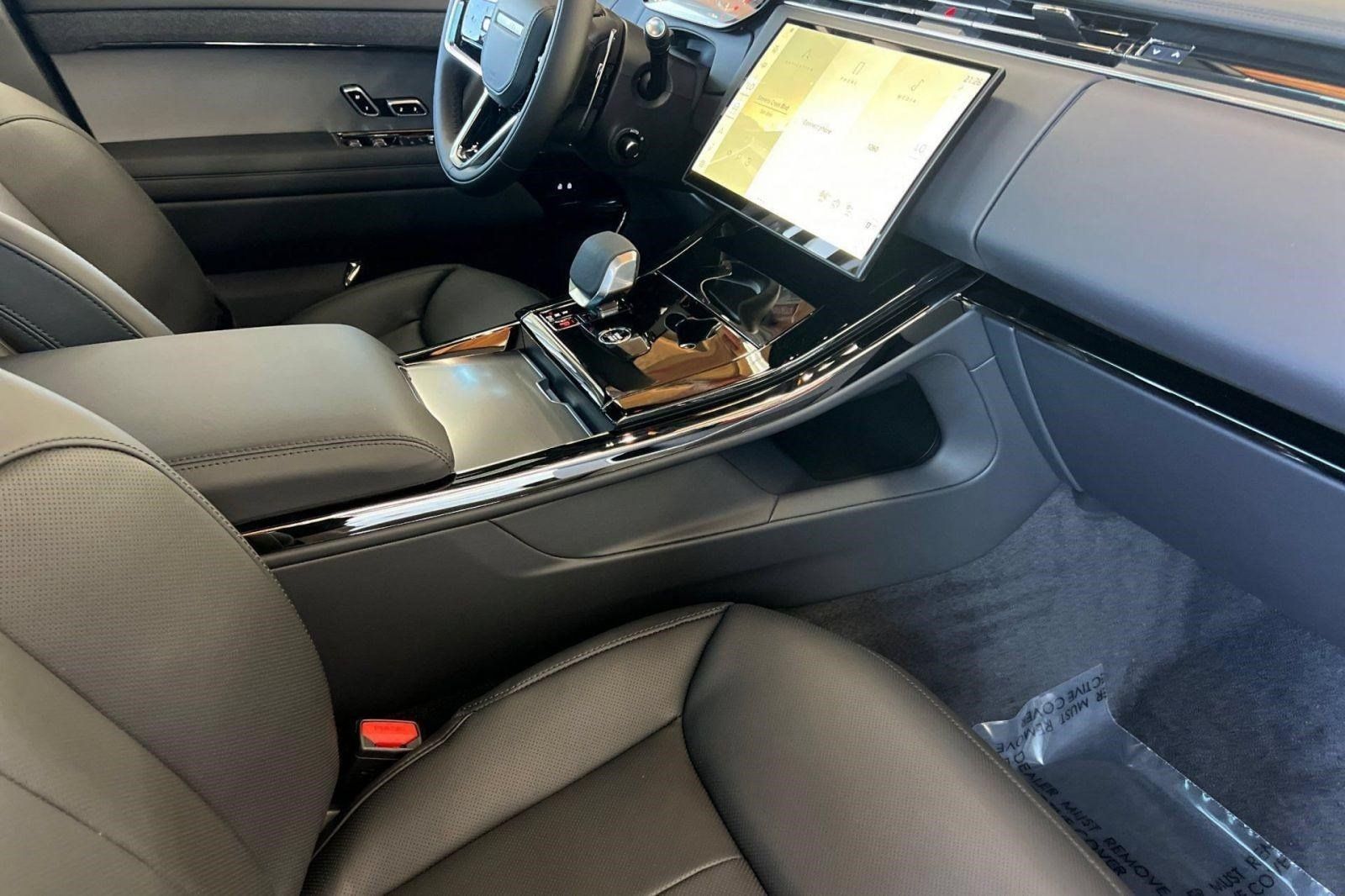 New 2026 Land Rover Range Rover Sport SE AWD/4WD image 40