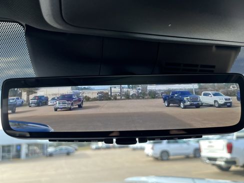 Used 2025 Toyota Tacoma Limited image 8