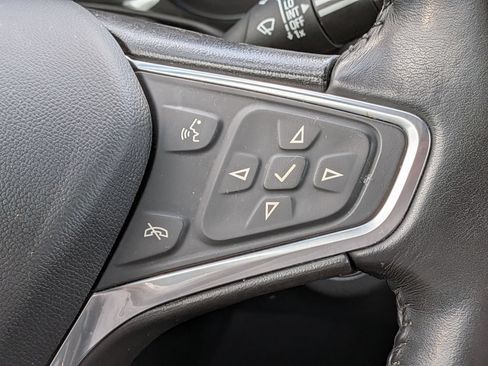 Used 2022 Chevrolet Equinox LT FWD image 19