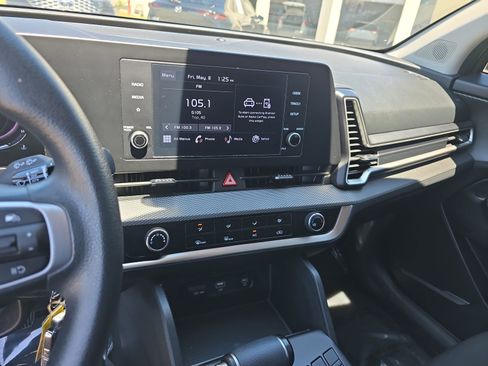 Used 2023 Kia Sportage LX FWD image 19