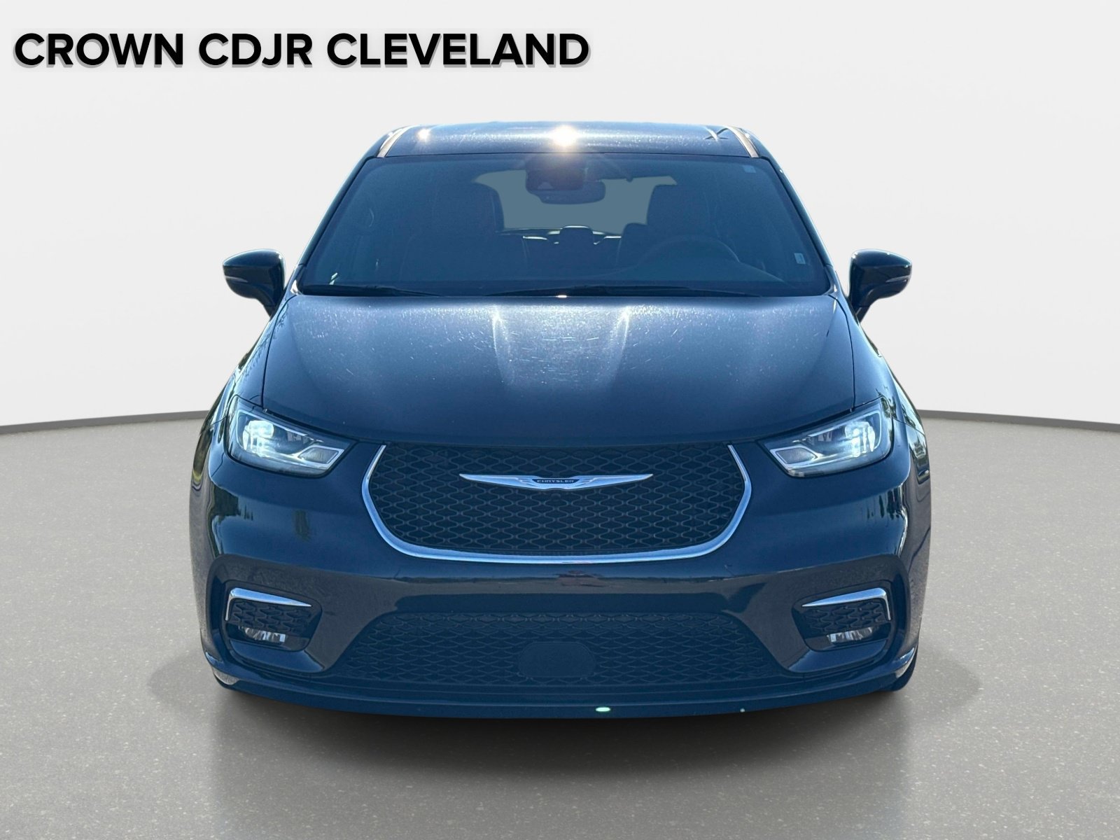 Used 2025 Chrysler Pacifica Select FWD image 9