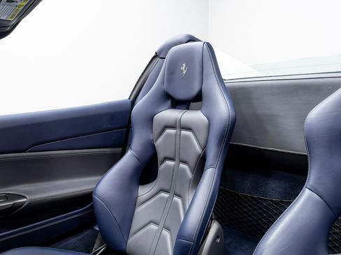 Used 2018 Ferrari 488 Spider image 18