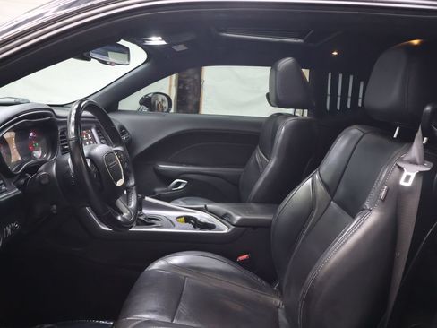 Used 2018 Dodge Challenger GT w/ Driver Convenience Group AWD/4WD image 15