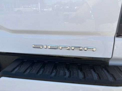Used 2024 GMC Sierra 3500 Denali Ultimate AWD/4WD image 15