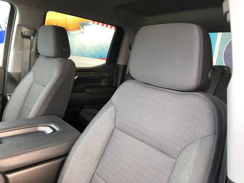 Used 2024 Chevrolet Silverado 1500 LT AWD/4WD image 17