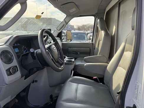 Used 2022 Ford E-450 and Econoline 450 Super Duty w/ Power Windows & Locks Group image 8
