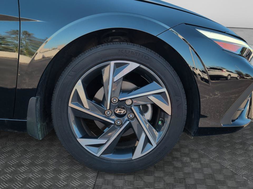 Certified 2025 Hyundai Elantra Sport FWD image 25
