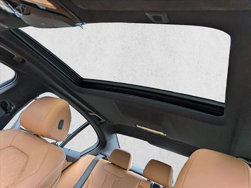 Used 2021 BMW 540i w/ Premium Package image 13