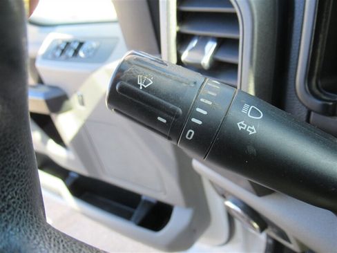 Used 2020 Ford F250 XL w/ Power Equipment Group image 17