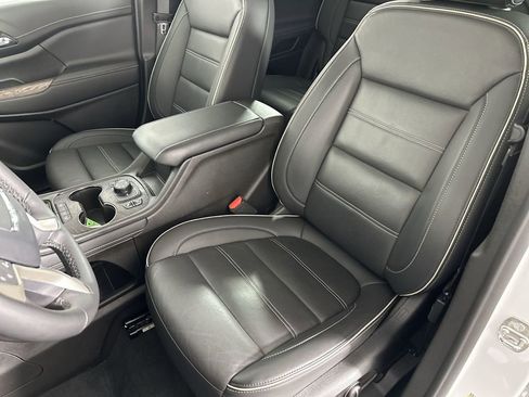 Used 2023 GMC Acadia Denali image 23