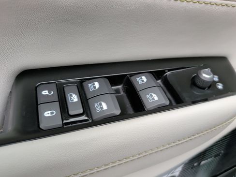Used 2022 Jeep Wagoneer Series III w/ Premium Group I AWD/4WD image 29