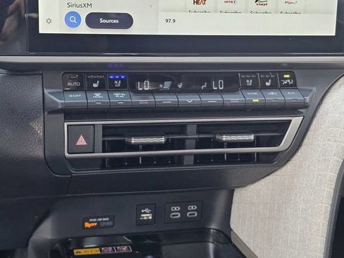 Used 2025 Toyota Camry XLE w/ Premium Package FWD image 23