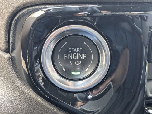 Certified 2025 Chevrolet Silverado 1500 RST AWD/4WD image 39