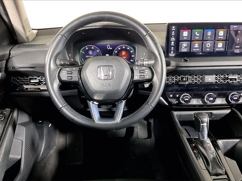 Used 2023 Honda Accord Touring image 4