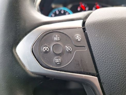 Used 2023 Chevrolet Traverse LT image 12