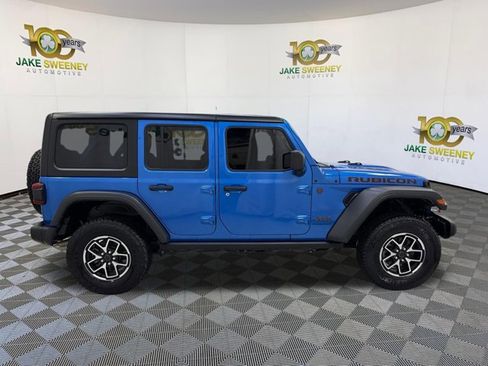 Used 2024 Jeep Wrangler Unlimited Rubicon AWD/4WD image 11