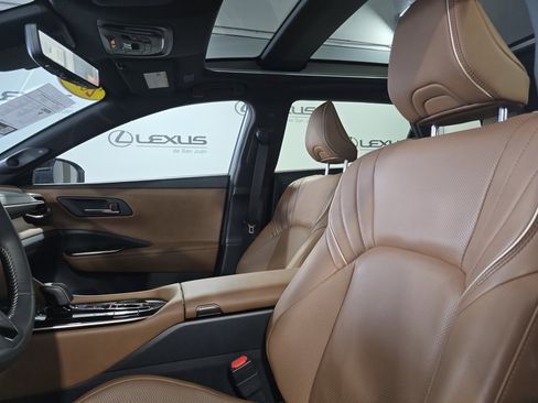 Used 2025 Toyota Crown Signia XLE image 15