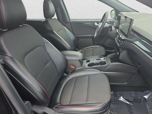 Used 2024 Ford Escape ST-Line w/ Tech Pack #1 AWD/4WD image 10