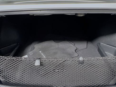 Used 2024 Hyundai Elantra Limited image 34