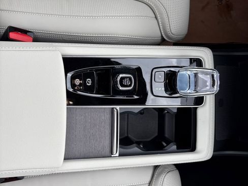 New 2026 Volvo XC90 B5 Ultra AWD/4WD image 14