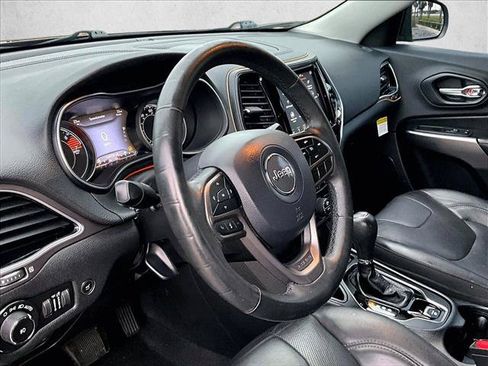 Used 2019 Jeep Cherokee Limited FWD image 14