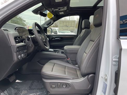 New 2026 Chevrolet Suburban High Country AWD/4WD image 4