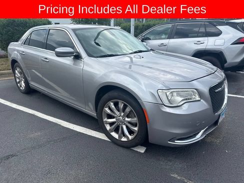 Used 2015 Chrysler 300 Limited w/ Driver Convenience Group AWD/4WD image 2