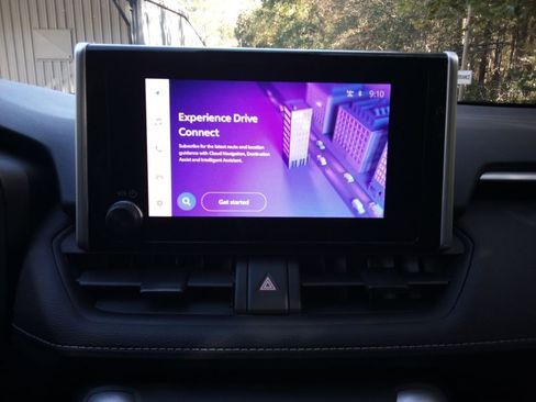 Used 2024 Toyota RAV4 LE image 20