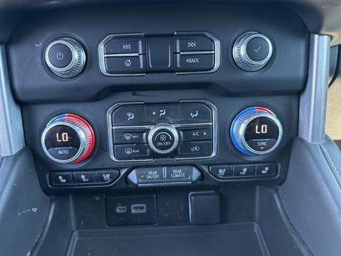 Used 2023 GMC Yukon XL SLT w/ SLT Premium Package AWD/4WD image 33