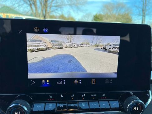 Used 2025 Chevrolet Colorado Z71 w/ Technology Package image 30