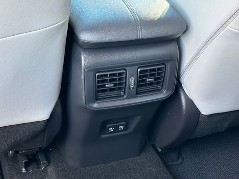 Used 2021 Toyota RAV4 XLE Premium image 17