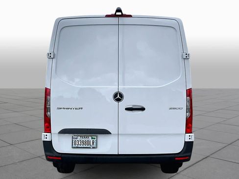 Used 2025 Mercedes-Benz Sprinter 2500 image 4