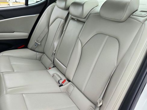 Used 2023 Genesis G70 2.0T AWD/4WD image 38