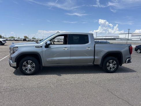 Used 2025 GMC Sierra 1500 SLT AWD/4WD image 2