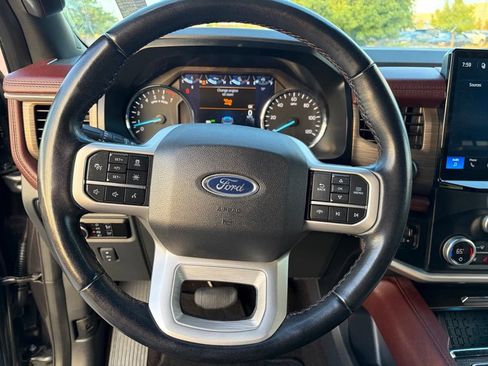 Used 2023 Ford Expedition Max Limited AWD/4WD image 25