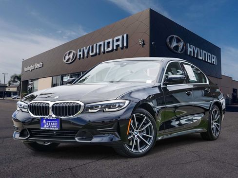 Used 2020 BMW 330i xDrive Sedan w/ Convenience Package AWD/4WD image 1