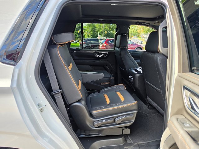 Used 2024 GMC Yukon AT4 AWD/4WD image 14